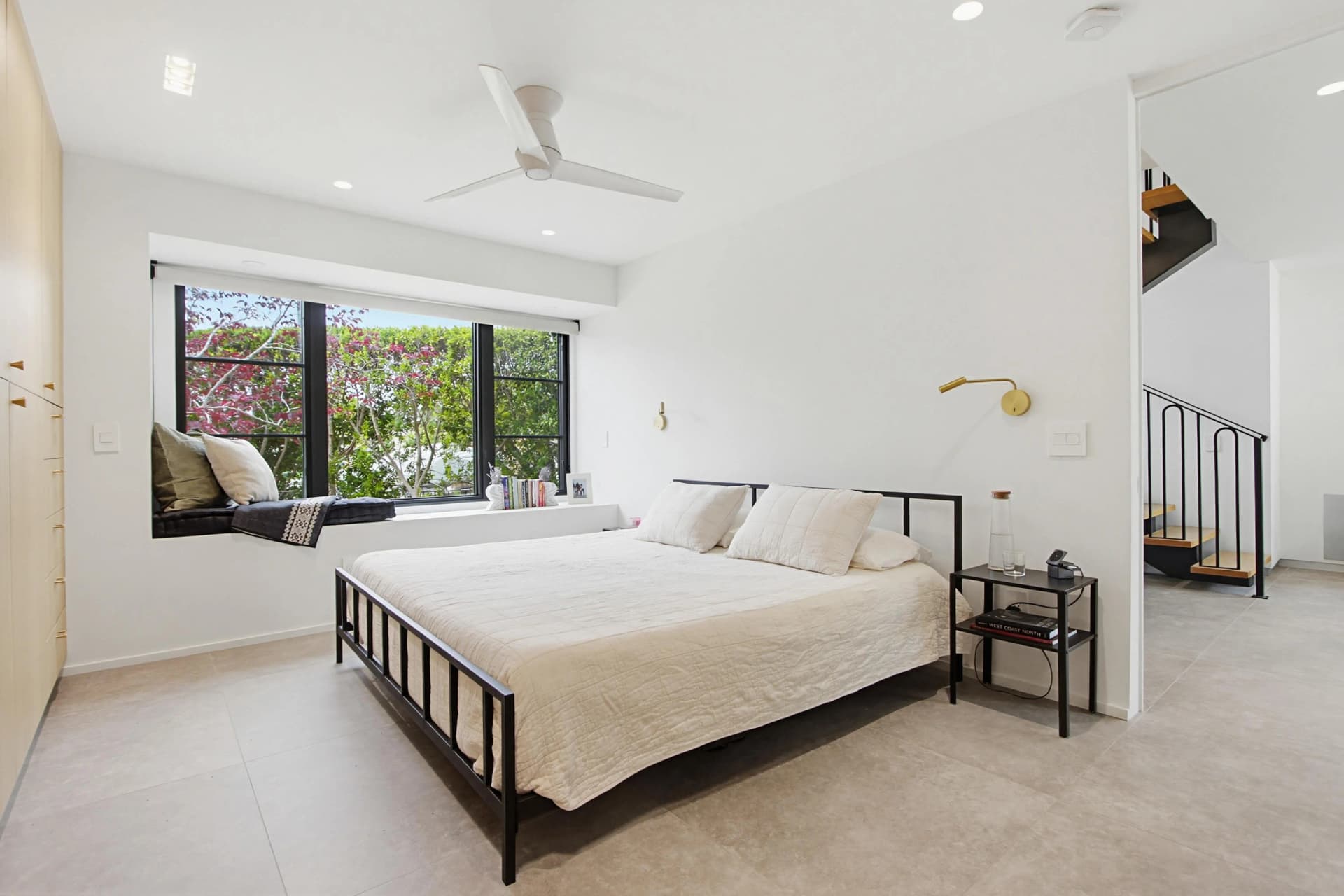 Flexible Guest Room & Office